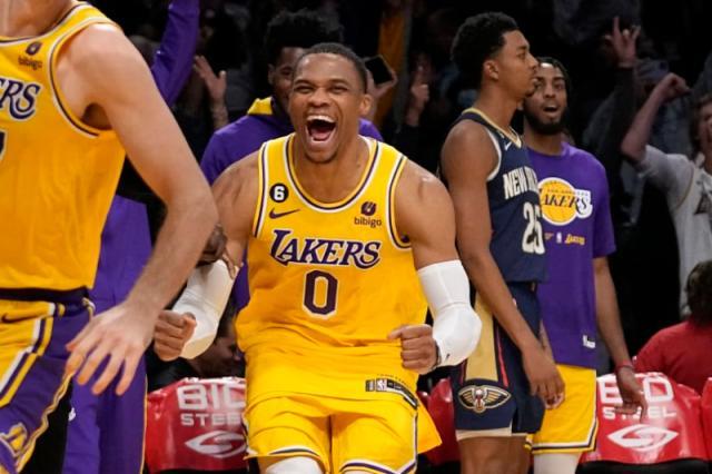 开云下载-韦少打替补取得效果，但这能拯救湖人这个赛季吗？