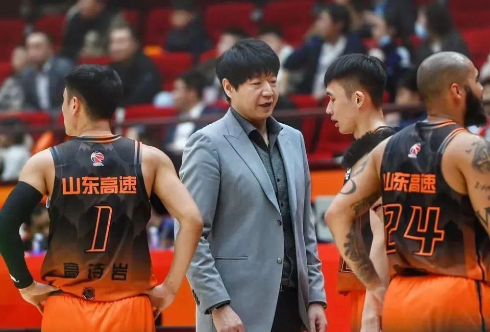 开云APP-计划有变，准备夺冠？山东签NBA前雷霆新秀，球迷：这是个狠人